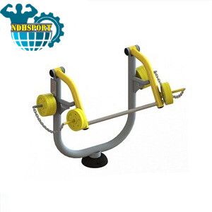 MÁY GÁNH TẠ NGOÀI TRỜI