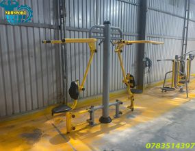 Nên Chọn Máy Tập Ngoài Trời Trụ Đơn Hay Trụ Đôi Cho Sân Tập Công Cộng?