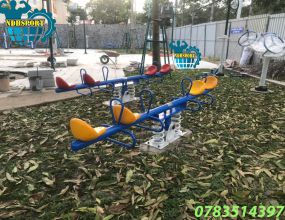 Bí Mật Dưới Lớp Bê Tông: Kỹ Thuật Đổ Móng Trụ Chống Lún Nghiêng Cho Thiết Bị Thể Dục Công Viên
